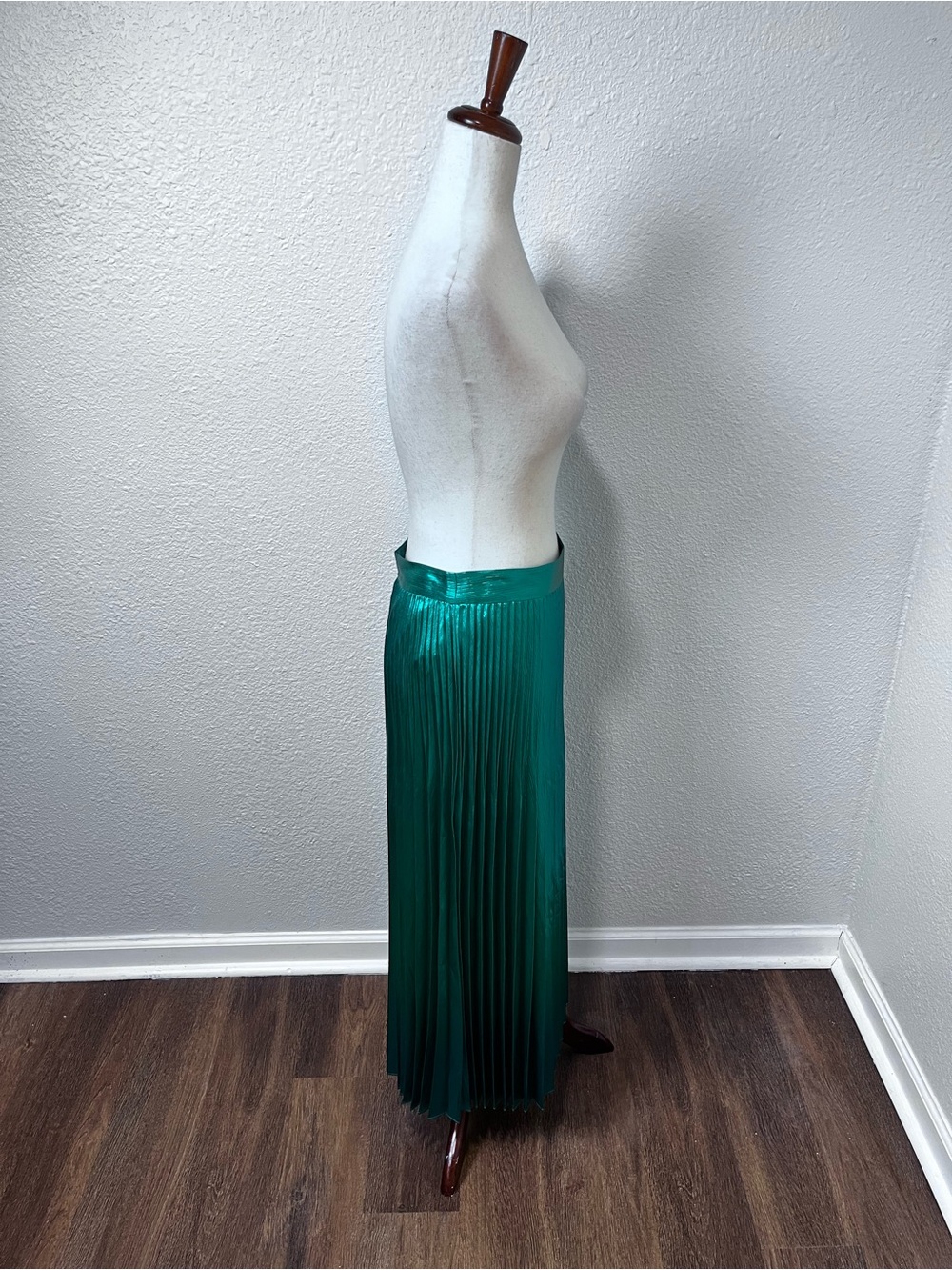 Boden Green Camilla Metallic Pleated Skirt Size 6 - Picture 3 of 7